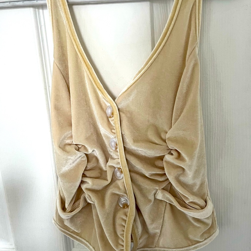 Beautiful halter top - Picture 2 of 3